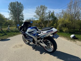 Suzuki GSXR-750 SRAD - 3
