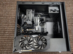 Cooler Master Silencio S600 presklená skrinka, zdroj, disk - 3