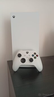 Predám xbox series x 1-TB Robot White - 3
