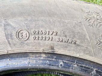 Predám 4 zimné gumy 215/65 R16 - 3