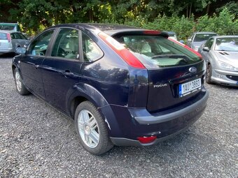 Ford Focus 1.6i 85kW Ghia klima tempomat 2005 - 3