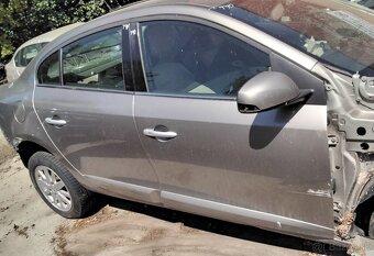 Renault Fluence 1.5 dCi 2012 predám DVERE, KAPOTA, MOTOR - 3