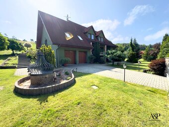 NA PREDAJ VÝNIMOČNÁ RODINNÁ VILA, POZEMOK 8000M2, PRIETRŽ, o - 3