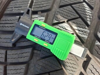 275/35 R19 zimné pneumatiky Vredestein - 3