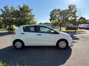 TOYOTA YARIS, rok 10/2012 - 3