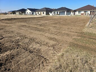 Rezervované: Stavebný pozemok 743 m², Vrádište - 3