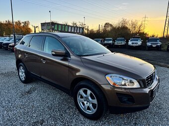 Volvo XC60 2.4D AWD Momentum Geartronic - 3