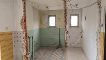 Starší RD s projektom na 3 nové byty - 3