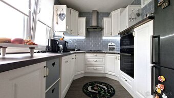 REZERVOVANÉ - Pekný 3.-izbový byt s loggiou po kompletnej re - 3