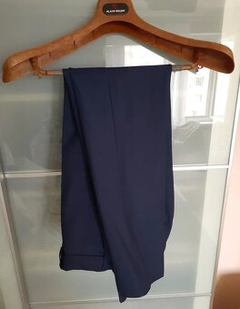 Tmavomodrý oblek Alain Delon - 3