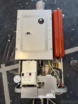 Kotol so zásobníkom Buderus - 3