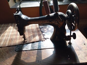 Predám šijací stroj SINGER - 3
