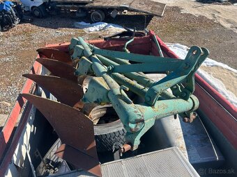 Pluh štvorak továrenský - 3