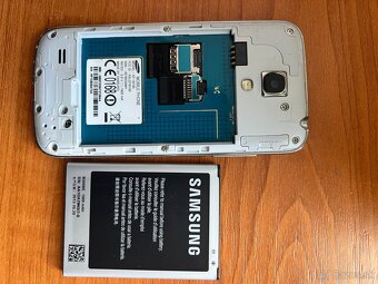 Samsung GT-I9195 - 3