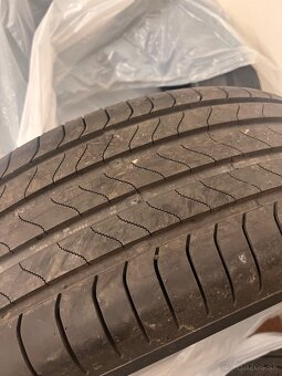 BRIDGESTONE Turanza 6 - 215/65 R16 - 3