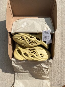 Adidas foam runner - 3