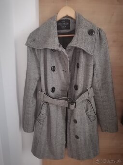 Sivý kabát - 3