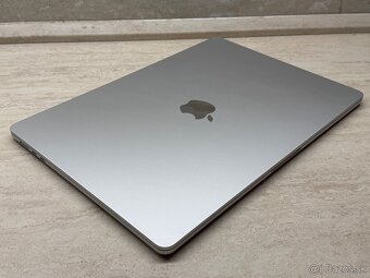 MacBook Air 15,3", M2, 8GB, 256GB, Silver, 8 cyklov - 3