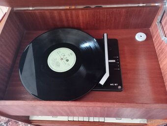 Gramafon skrinkový A - 104 - 3