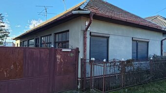 POZEMOK+STARŠÍ ROD.DOM - 3