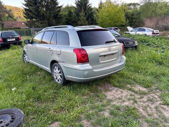 Toyota avensis 2.0 - 3