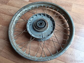 Predám zadné koleso 16"Jawa ČZ 175 - 3