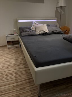 Čalúnená posteľ 140x200cm - 3