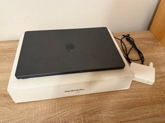 Predám macbook M3 pro max - 3