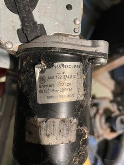 Predám pantograf spolu so stieračmi VW Golf 4 - 3