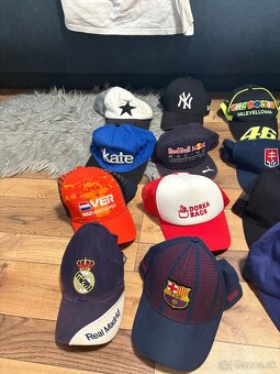 Predám šiltovky - 3