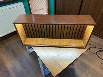 Podsvietená vytrína/polica - 3