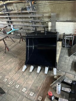 Lyžica na traktorbager - 3