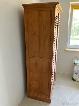 Skriňa z masívu - 3