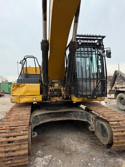CAT 330 - 3