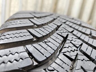 Málo jazdené zimné pneu Hankook+Vredestein - 185/60 r15 - 3