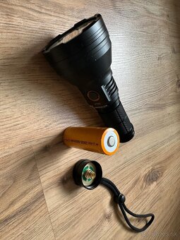 Baterka Astrolux - dosvit cez 620m - 3