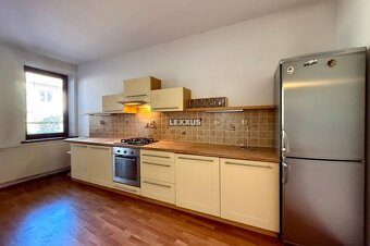 | 5i RD s vinnou pivnicou, Svätý Jur, Prostredná ul., 377 m2 - 3