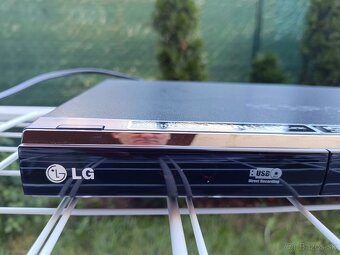 Predám DVD prehrávač LG DKS 9500H s karaoke - 3