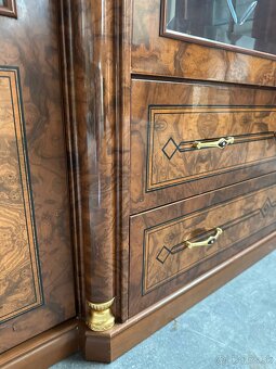 Luxusná talianska vitrína - 3