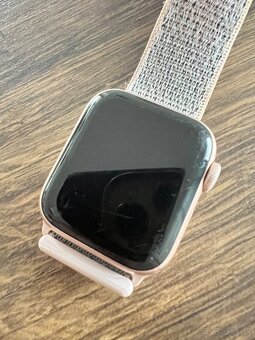 Apple Watch Series 4 - 3