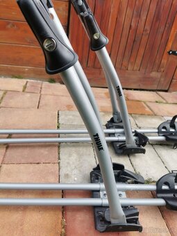 Predám uzamykateľný strešný nosič bicyklov THULE - 3