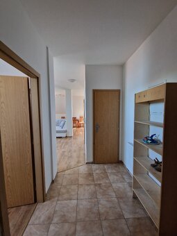 2 izb. byt na Kúpeľnom námestí v Seredi, 57m2 na predaj - 3