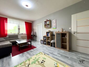 NA PREDAJ VEĽKÝ 3 IZB. BYT S LOGGIOU, 84M2, UL. S. JURKOVIČA - 3