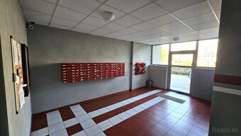1 izbový byt v Bratislave - Petržálke, 36m2, čiastočná rekon - 3