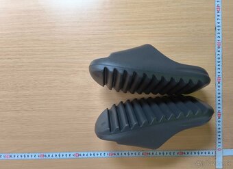 Yeezy Slide šľapky, - 3