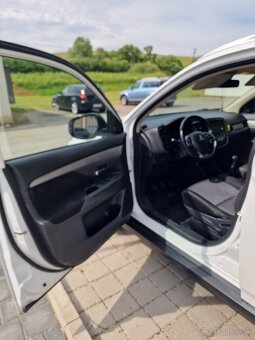 Mitsubishi Outlander 2.0i MIVTEC 110kw 150ps naj 179 tkm - 3