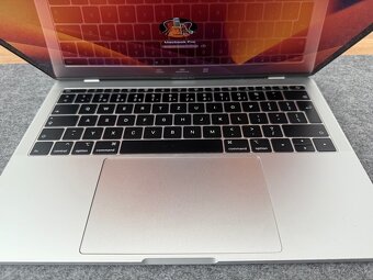MacBook Pro 13” (2017) Silver 256 GB – Nová Batéria - 3