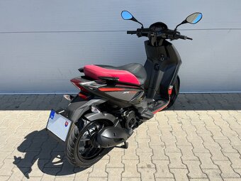 Aprilia SR Motard 125 - 3