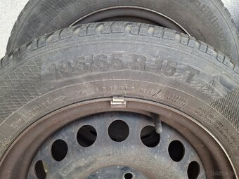Predám komplet sadu zimných pneumatík 195/65/15T - 3