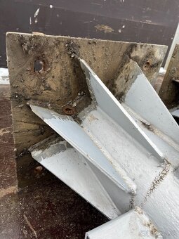 Železne stľpy pozinkované - 3